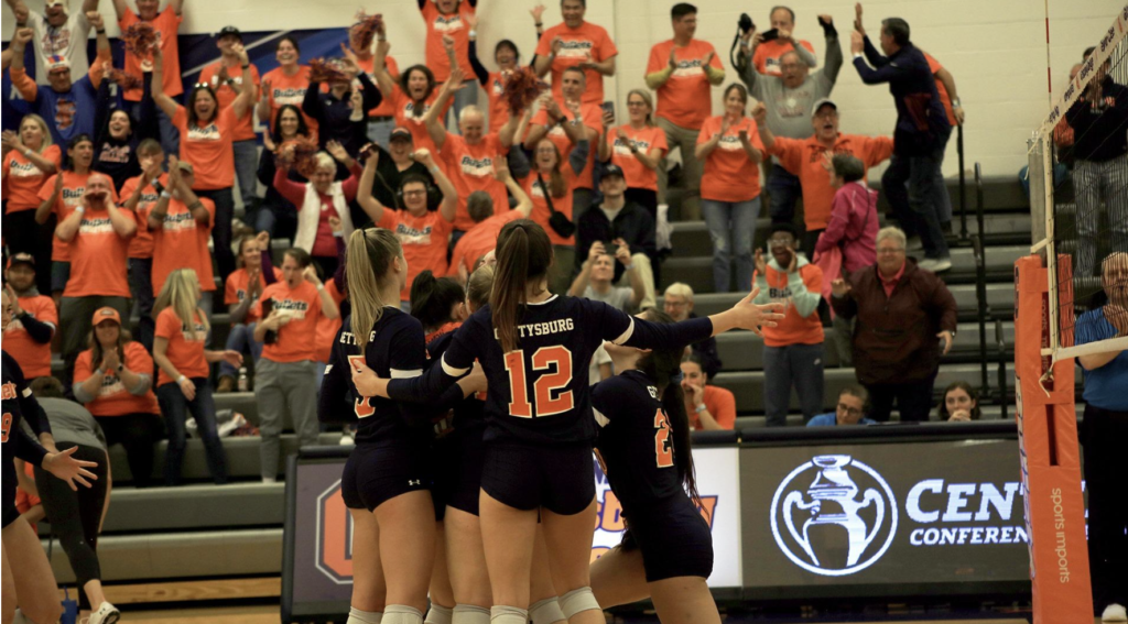 Bullets Volleyball team celebrates after defeating Franklin & Marshall. (Photo Courtesy of Gettysburg College Athletics)